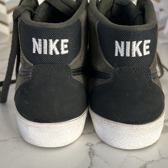 EUC Women’s Nike SB Bruin High Top Army Green size 9 - Picture 5 of 8